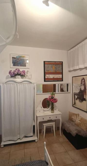 Little Heaven Apartment Ровин Екстериор снимка